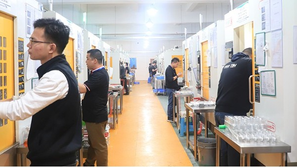 钛、黄铜和铝的耐腐蚀性能在CNC加工中有啥不同？