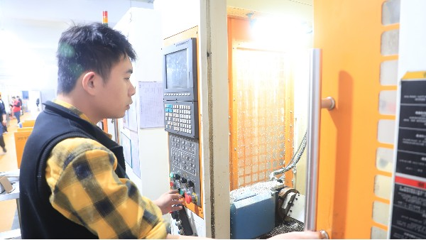 电子铝壳cnc加工哪家好-深圳伟迈特