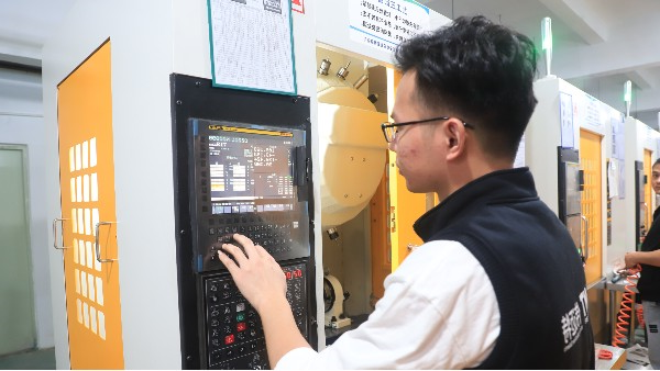 铝合金CNC加工与不锈钢CNC加工有何区别？