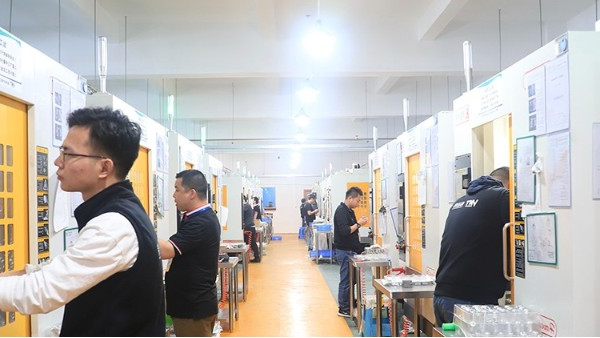 铝外壳cnc加工的质量控制标准是否增加制造成本？