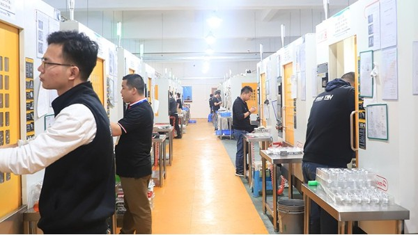 机加工厂家如何处理客户的定制需求和技术要求？