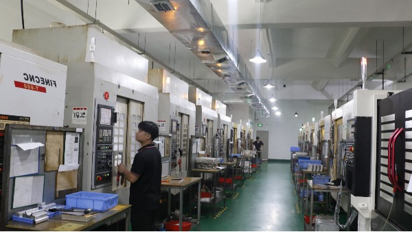CNC加工中如何提高加工精度-深圳伟迈特