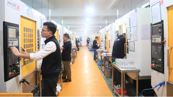 CNC加工中如何进行加工工艺的优化和提升生产效率？