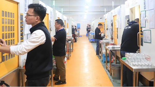 五轴cnc加工在汽车工业中的作用-深圳伟迈特